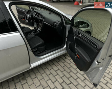 Серый Фольксваген Гольф, объемом двигателя 1.6 л и пробегом 300 тыс. км за 11800 $, фото 11 на Automoto.ua