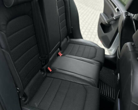 Серый Фольксваген Гольф, объемом двигателя 1.6 л и пробегом 300 тыс. км за 11800 $, фото 16 на Automoto.ua