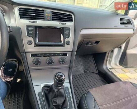 Серый Фольксваген Гольф, объемом двигателя 1.6 л и пробегом 262 тыс. км за 11000 $, фото 32 на Automoto.ua