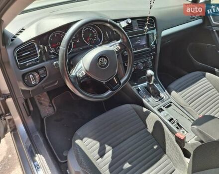 Серый Фольксваген Гольф, объемом двигателя 1.6 л и пробегом 250 тыс. км за 10600 $, фото 9 на Automoto.ua