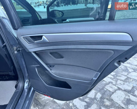 Серый Фольксваген Гольф, объемом двигателя 1.6 л и пробегом 303 тыс. км за 9300 $, фото 19 на Automoto.ua