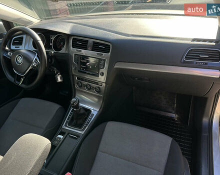 Фольксваген Гольф 2015 в Червонограде на Automoto.ua Серый Фольксваген Гольф, объемом двигателя 1.6 л и пробегом 223 тыс. км за 12157 $, фото 78 на Automoto.ua