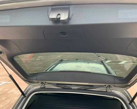 Серый Фольксваген Гольф, объемом двигателя 1.6 л и пробегом 245 тыс. км за 9999 $, фото 18 на Automoto.ua