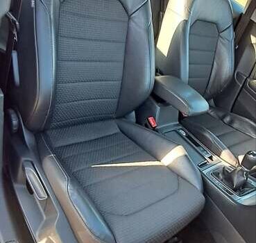 Серый Фольксваген Гольф, объемом двигателя 1.6 л и пробегом 275 тыс. км за 11000 $, фото 25 на Automoto.ua