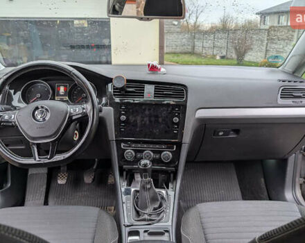 Серый Фольксваген Гольф, объемом двигателя 1.6 л и пробегом 256 тыс. км за 11200 $, фото 7 на Automoto.ua