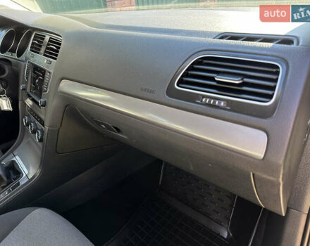 Фольксваген Гольф 2015 в Червонограде на Automoto.ua Серый Фольксваген Гольф, объемом двигателя 1.6 л и пробегом 223 тыс. км за 12157 $, фото 76 на Automoto.ua