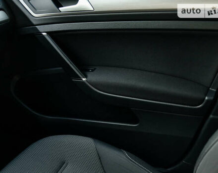 Серый Фольксваген Гольф, объемом двигателя 1.6 л и пробегом 250 тыс. км за 11100 $, фото 33 на Automoto.ua