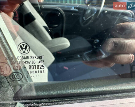 Серый Фольксваген Гольф, объемом двигателя 1.6 л и пробегом 223 тыс. км за 12048 $, фото 45 на Automoto.ua