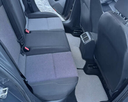 Серый Фольксваген Гольф, объемом двигателя 1.6 л и пробегом 303 тыс. км за 9300 $, фото 18 на Automoto.ua