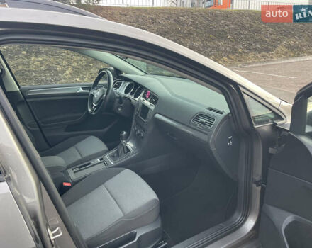 Серый Фольксваген Гольф, объемом двигателя 1.6 л и пробегом 237 тыс. км за 9800 $, фото 12 на Automoto.ua