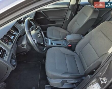 Серый Фольксваген Гольф, объемом двигателя 1.6 л и пробегом 255 тыс. км за 10900 $, фото 11 на Automoto.ua