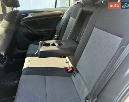 Фольксваген Гольф 2015 в Червонограде на Automoto.ua Серый Фольксваген Гольф, объемом двигателя 1.6 л и пробегом 223 тыс. км за 12157 $, фото 57 на Automoto.ua