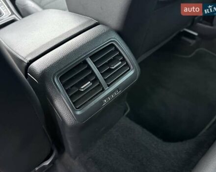 Серый Фольксваген Гольф, объемом двигателя 1.6 л и пробегом 236 тыс. км за 11450 $, фото 69 на Automoto.ua