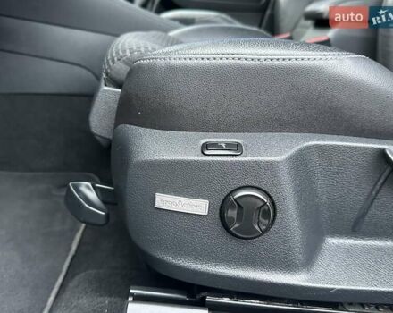 Серый Фольксваген Гольф, объемом двигателя 1.6 л и пробегом 236 тыс. км за 11450 $, фото 43 на Automoto.ua