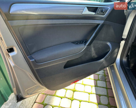 Фольксваген Гольф 2015 в Червонограде на Automoto.ua Серый Фольксваген Гольф, объемом двигателя 1.6 л и пробегом 223 тыс. км за 12157 $, фото 50 на Automoto.ua