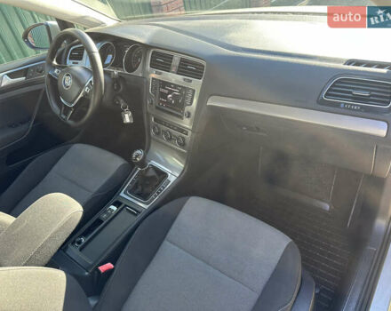 Фольксваген Гольф 2015 в Червонограде на Automoto.ua Серый Фольксваген Гольф, объемом двигателя 1.6 л и пробегом 223 тыс. км за 12157 $, фото 74 на Automoto.ua