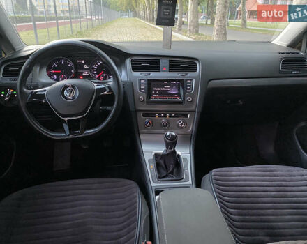 Серый Фольксваген Гольф, объемом двигателя 1.6 л и пробегом 213 тыс. км за 10500 $, фото 10 на Automoto.ua