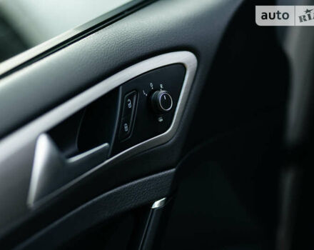 Серый Фольксваген Гольф, объемом двигателя 1.6 л и пробегом 250 тыс. км за 11100 $, фото 53 на Automoto.ua