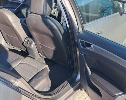 Серый Фольксваген Гольф, объемом двигателя 1.6 л и пробегом 275 тыс. км за 11000 $, фото 21 на Automoto.ua