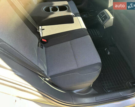 Серый Фольксваген Гольф, объемом двигателя 1.6 л и пробегом 223 тыс. км за 12048 $, фото 30 на Automoto.ua