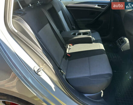 Серый Фольксваген Гольф, объемом двигателя 1.6 л и пробегом 223 тыс. км за 12048 $, фото 29 на Automoto.ua