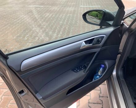 Серый Фольксваген Гольф, объемом двигателя 1.6 л и пробегом 245 тыс. км за 9999 $, фото 15 на Automoto.ua