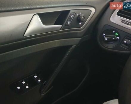 Серый Фольксваген Гольф, объемом двигателя 1.6 л и пробегом 170 тыс. км за 8500 $, фото 63 на Automoto.ua