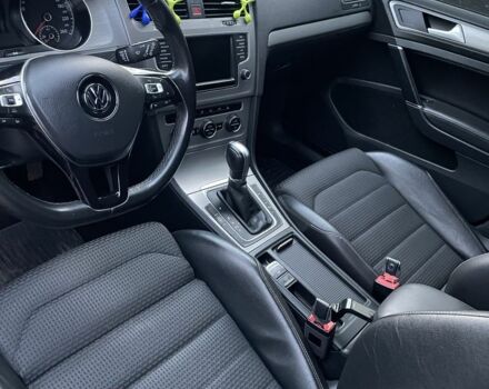 Серый Фольксваген Гольф, объемом двигателя 1.6 л и пробегом 205 тыс. км за 12000 $, фото 4 на Automoto.ua