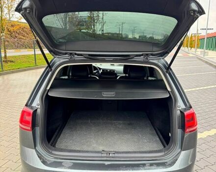 Серый Фольксваген Гольф, объемом двигателя 2 л и пробегом 284 тыс. км за 10600 $, фото 5 на Automoto.ua