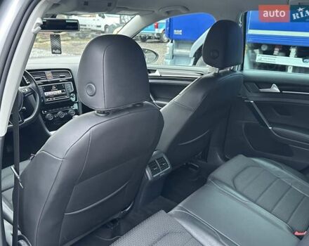 Серый Фольксваген Гольф, объемом двигателя 1.6 л и пробегом 236 тыс. км за 11450 $, фото 68 на Automoto.ua