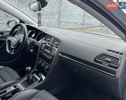 Серый Фольксваген Гольф, объемом двигателя 1.6 л и пробегом 236 тыс. км за 11450 $, фото 78 на Automoto.ua