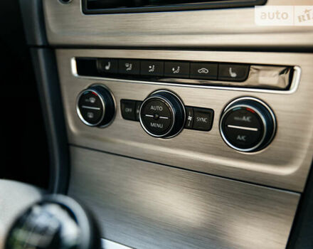 Серый Фольксваген Гольф, объемом двигателя 1.6 л и пробегом 250 тыс. км за 11100 $, фото 39 на Automoto.ua