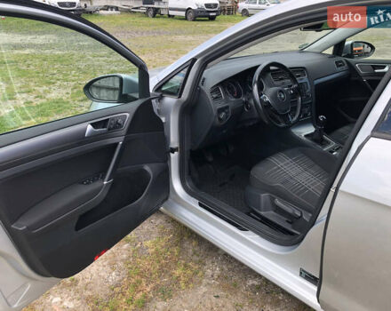 Серый Фольксваген Гольф, объемом двигателя 1.6 л и пробегом 242 тыс. км за 10200 $, фото 8 на Automoto.ua