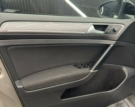 Серый Фольксваген Гольф, объемом двигателя 1.97 л и пробегом 263 тыс. км за 14800 $, фото 5 на Automoto.ua