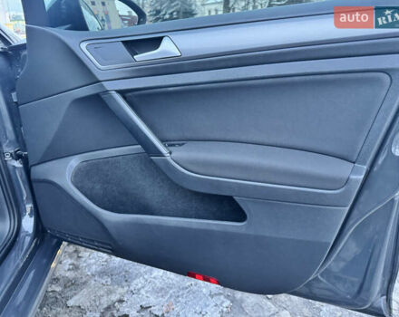 Серый Фольксваген Гольф, объемом двигателя 1.6 л и пробегом 303 тыс. км за 9300 $, фото 21 на Automoto.ua