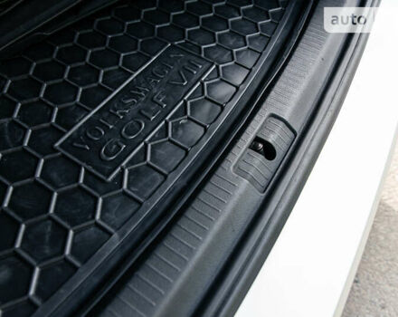 Серый Фольксваген Гольф, объемом двигателя 1.6 л и пробегом 250 тыс. км за 11100 $, фото 29 на Automoto.ua