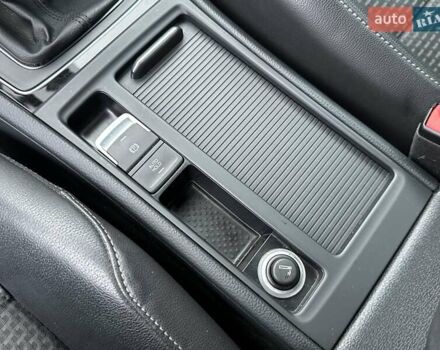 Серый Фольксваген Гольф, объемом двигателя 1.6 л и пробегом 236 тыс. км за 11450 $, фото 51 на Automoto.ua