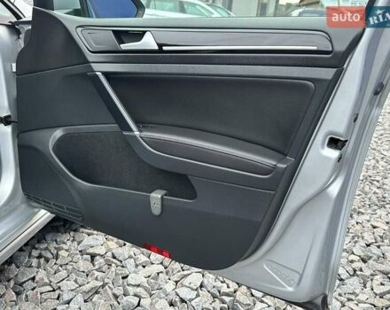 Серый Фольксваген Гольф, объемом двигателя 1.6 л и пробегом 236 тыс. км за 11450 $, фото 76 на Automoto.ua