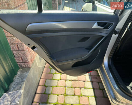 Серый Фольксваген Гольф, объемом двигателя 1.6 л и пробегом 223 тыс. км за 12048 $, фото 25 на Automoto.ua