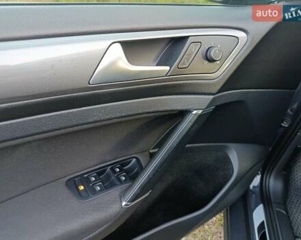 Серый Фольксваген Гольф, объемом двигателя 1.6 л и пробегом 331 тыс. км за 10900 $, фото 10 на Automoto.ua