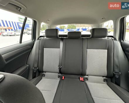 Серый Фольксваген Гольф, объемом двигателя 1.6 л и пробегом 290 тыс. км за 10800 $, фото 23 на Automoto.ua