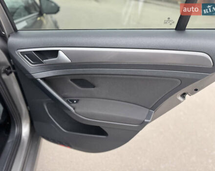 Серый Фольксваген Гольф, объемом двигателя 1.6 л и пробегом 247 тыс. км за 10800 $, фото 31 на Automoto.ua