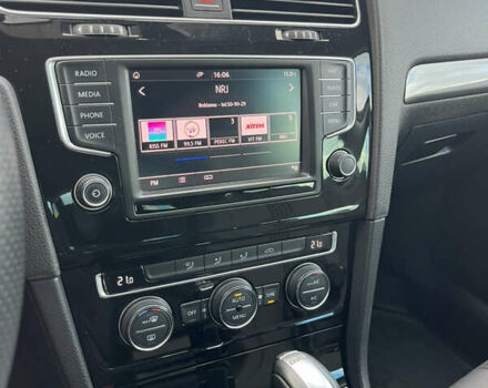 Серый Фольксваген Гольф, объемом двигателя 1.6 л и пробегом 251 тыс. км за 13500 $, фото 29 на Automoto.ua