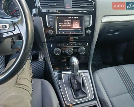 Серый Фольксваген Гольф, объемом двигателя 1.6 л и пробегом 331 тыс. км за 10900 $, фото 7 на Automoto.ua