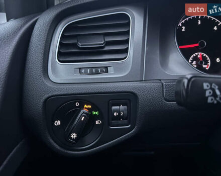 Серый Фольксваген Гольф, объемом двигателя 1.6 л и пробегом 247 тыс. км за 10800 $, фото 13 на Automoto.ua