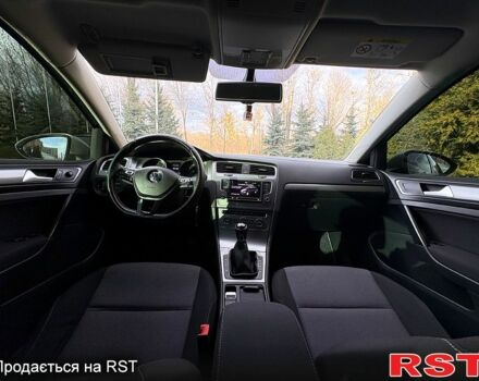 Серый Фольксваген Гольф, объемом двигателя 1.6 л и пробегом 214 тыс. км за 10500 $, фото 9 на Automoto.ua