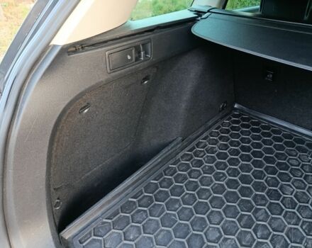 Серый Фольксваген Гольф, объемом двигателя 1.6 л и пробегом 257 тыс. км за 11600 $, фото 9 на Automoto.ua