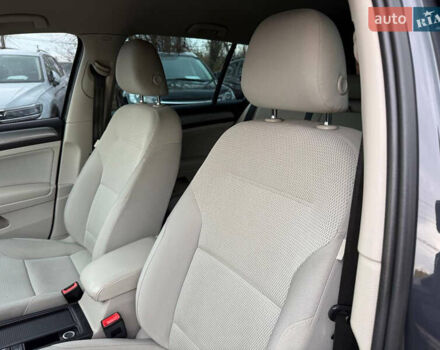 Серый Фольксваген Гольф, объемом двигателя 1.6 л и пробегом 272 тыс. км за 11200 $, фото 13 на Automoto.ua