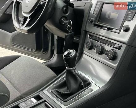 Серый Фольксваген Гольф, объемом двигателя 1.6 л и пробегом 235 тыс. км за 9800 $, фото 32 на Automoto.ua