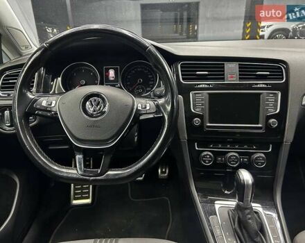 Серый Фольксваген Гольф, объемом двигателя 2 л и пробегом 213 тыс. км за 13300 $, фото 7 на Automoto.ua